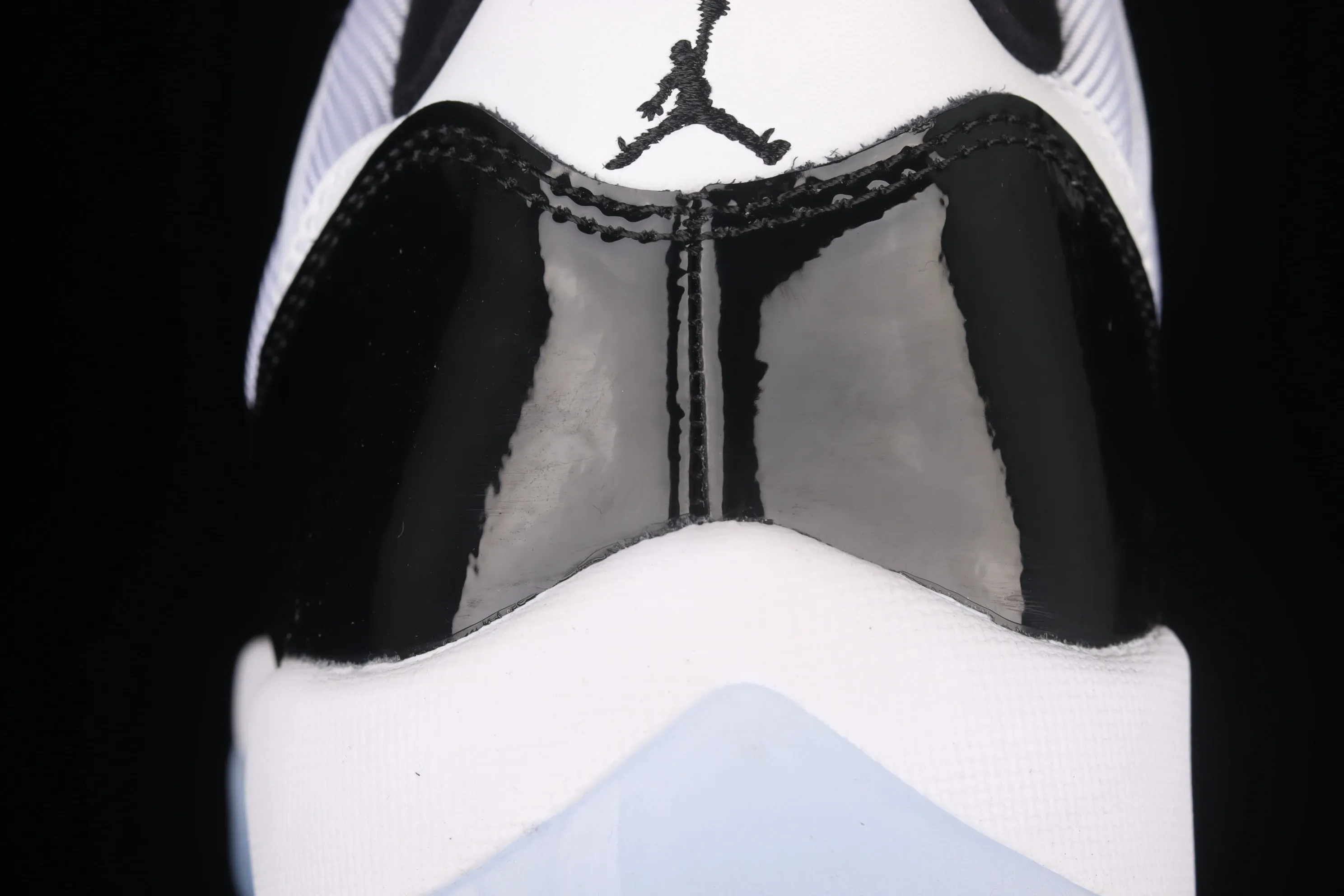 All Categories Air Jordan Jordan Series Basketball Shoes Air Jordan 11 Pure Original Version Air Jordan 11 Low "Concord" AJ11 Concord White Black Original Label Real Carbon Fiber Low-top Basketball Shoes 528895-153